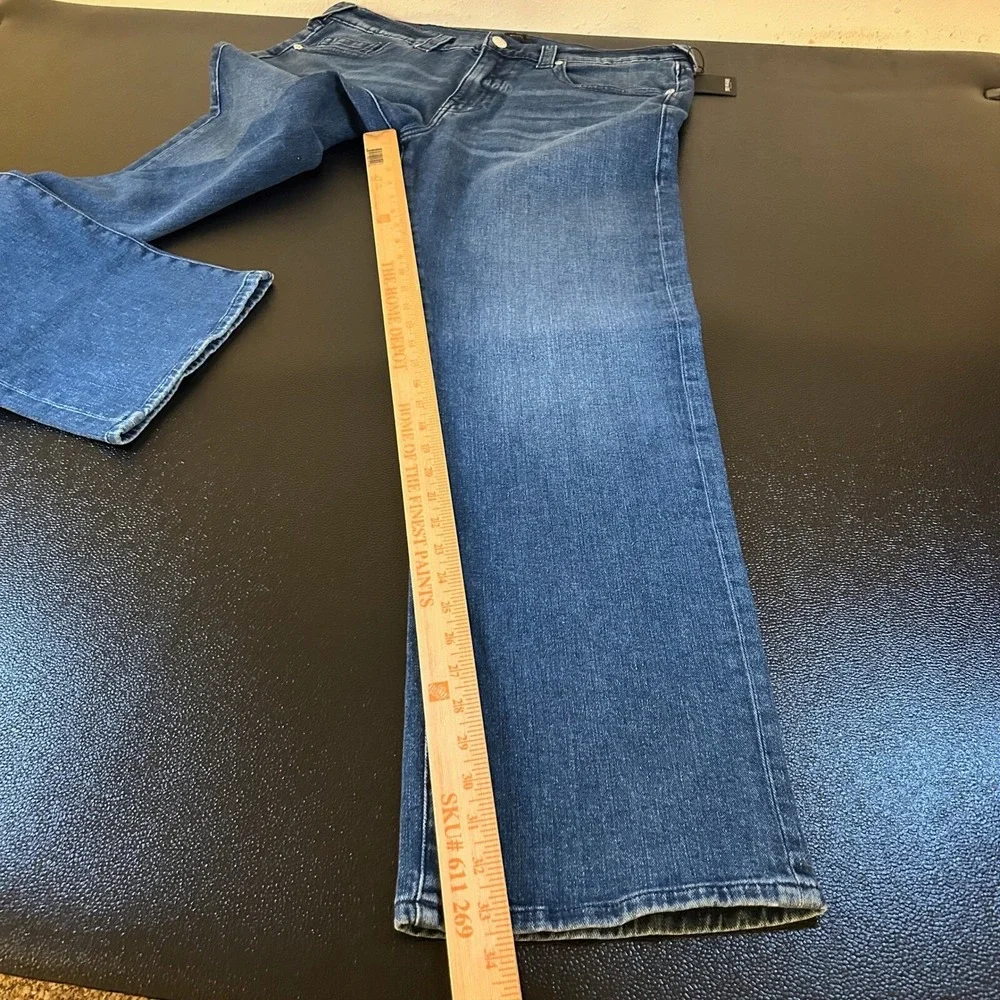 True Religion Ricky Relaxed Straight Jeans Mens size 36x34 Blue Tidal Wash NWT
